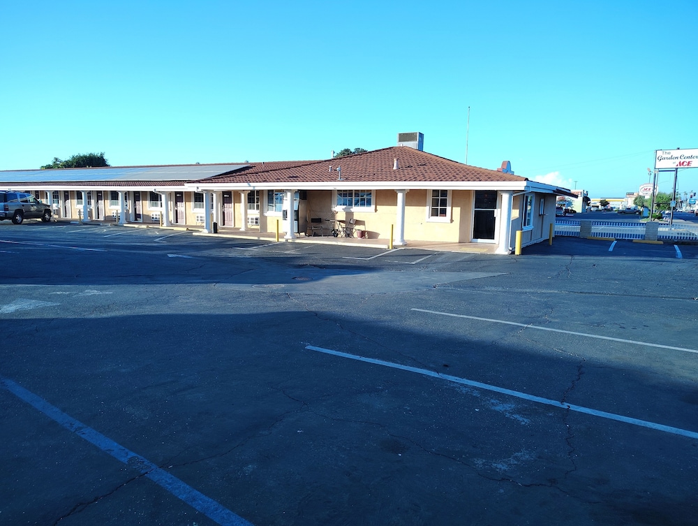 Holiday Motel Oakdale 3/66