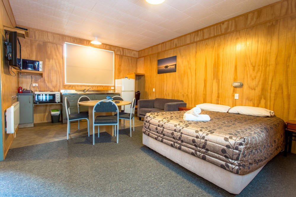 Fox Glacier Motel Holiday Park 12/50