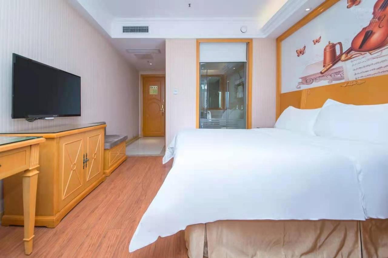 Vienna International Hotel (Hubei Tianmen Donghu Food Street) 18/23