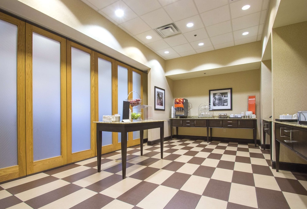 Hampton Inn Greenville, NC 13/81
