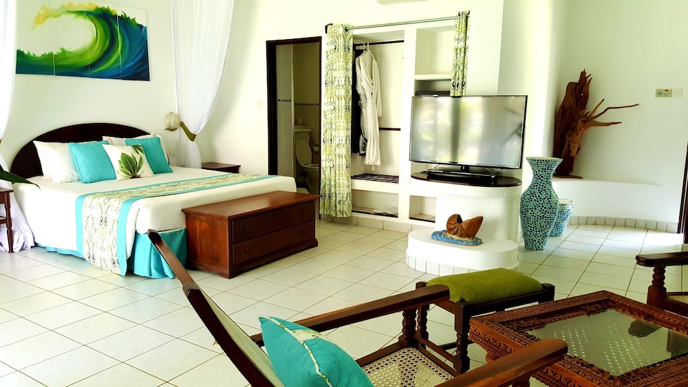 Voyager Beach Resort 28/38