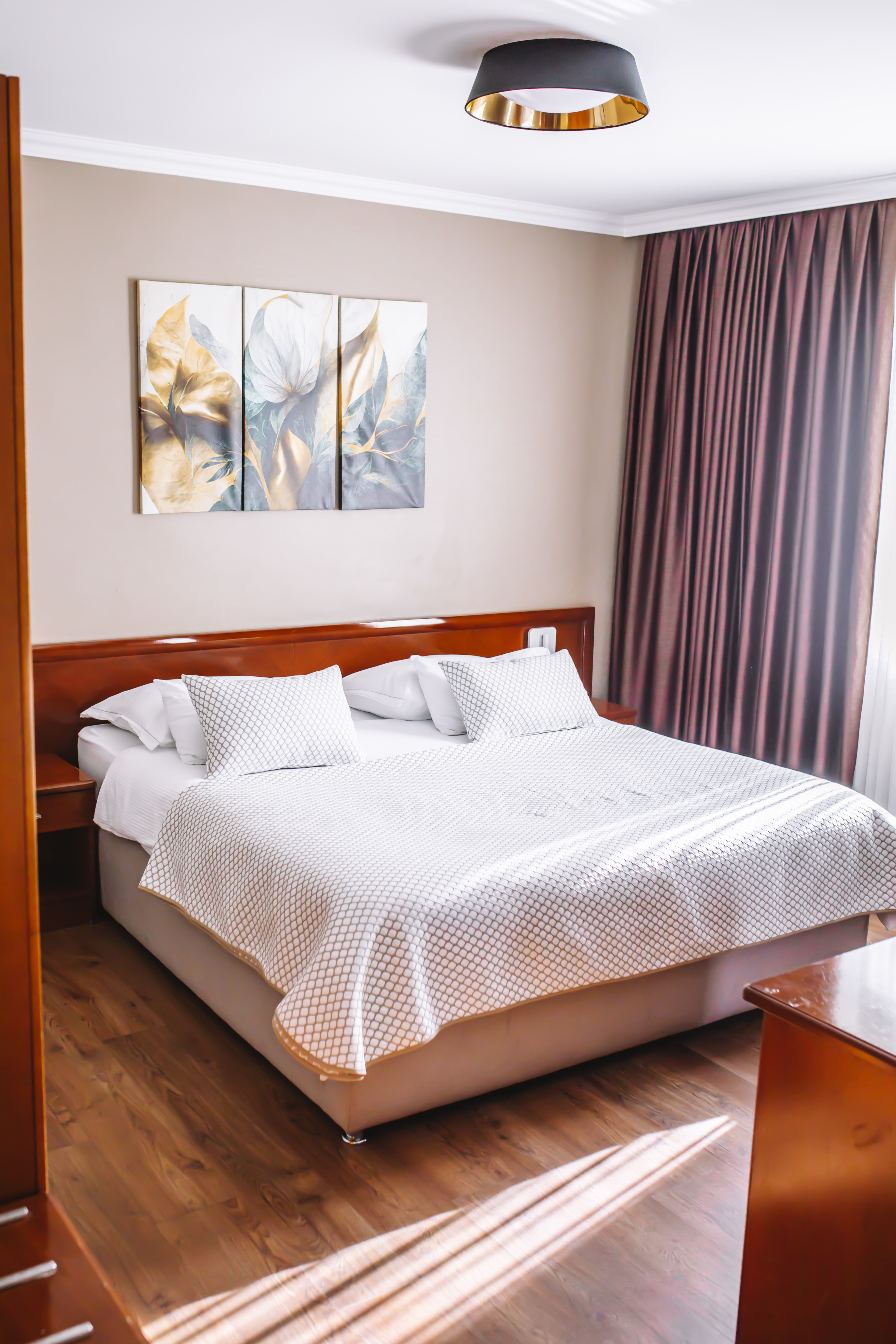 Bristol Hotel 13/50