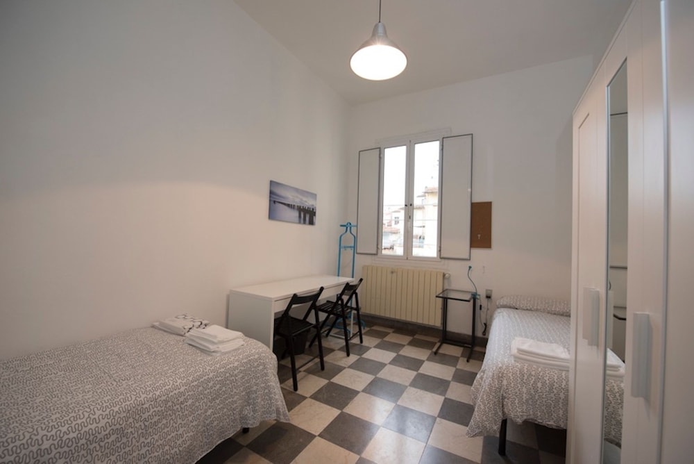2 BEDROOMS, BASIC, APARTMENT