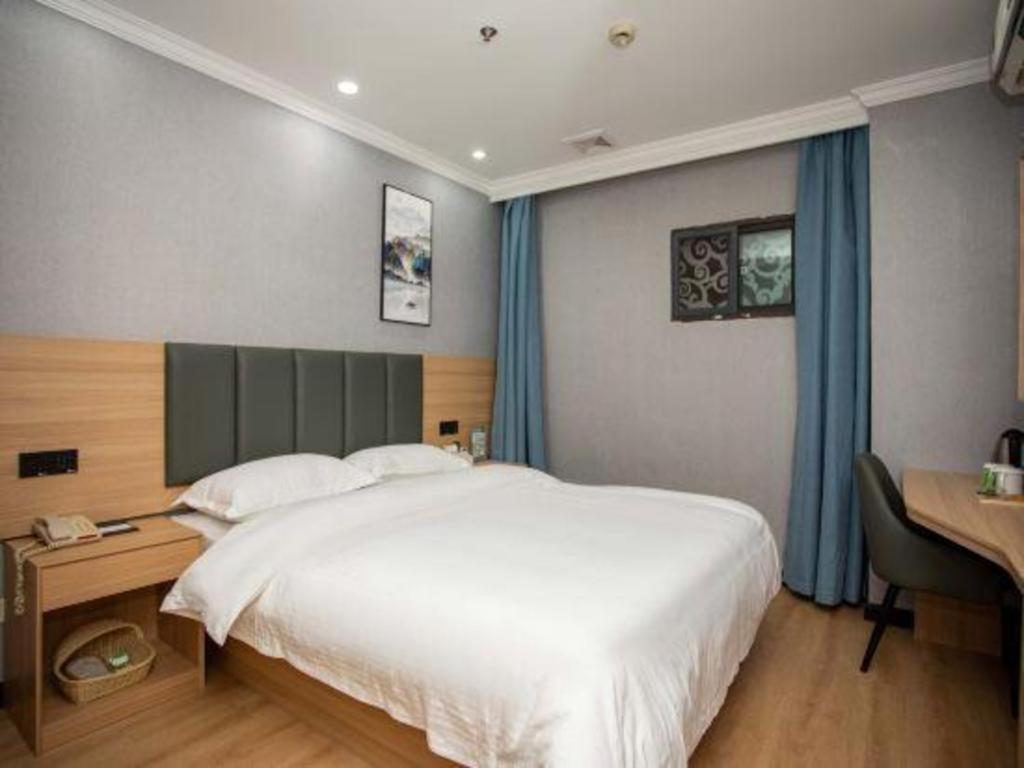 GreenTree Inn Shanghai Luojing Express Hotel 24/49