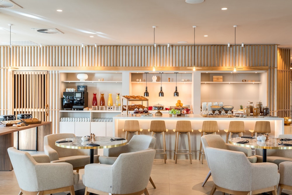 AC Hotel Inverness 42/60