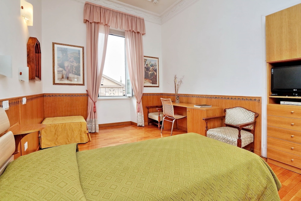 Sonnino Suite 19/59