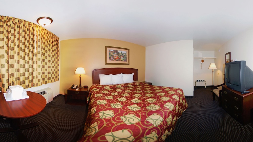 ROOM, KING BED