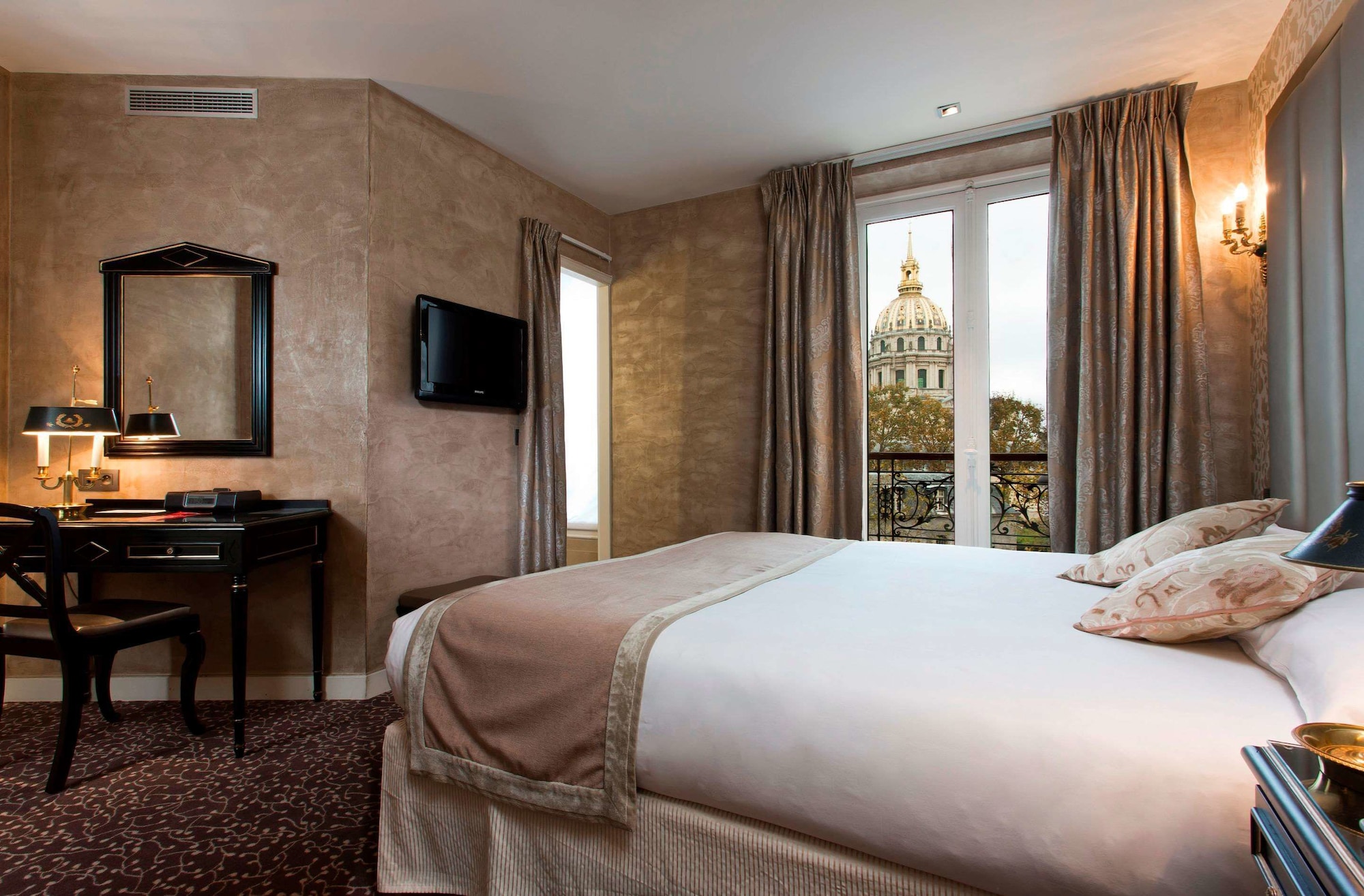 SUPERIOR, DOUBLE BED