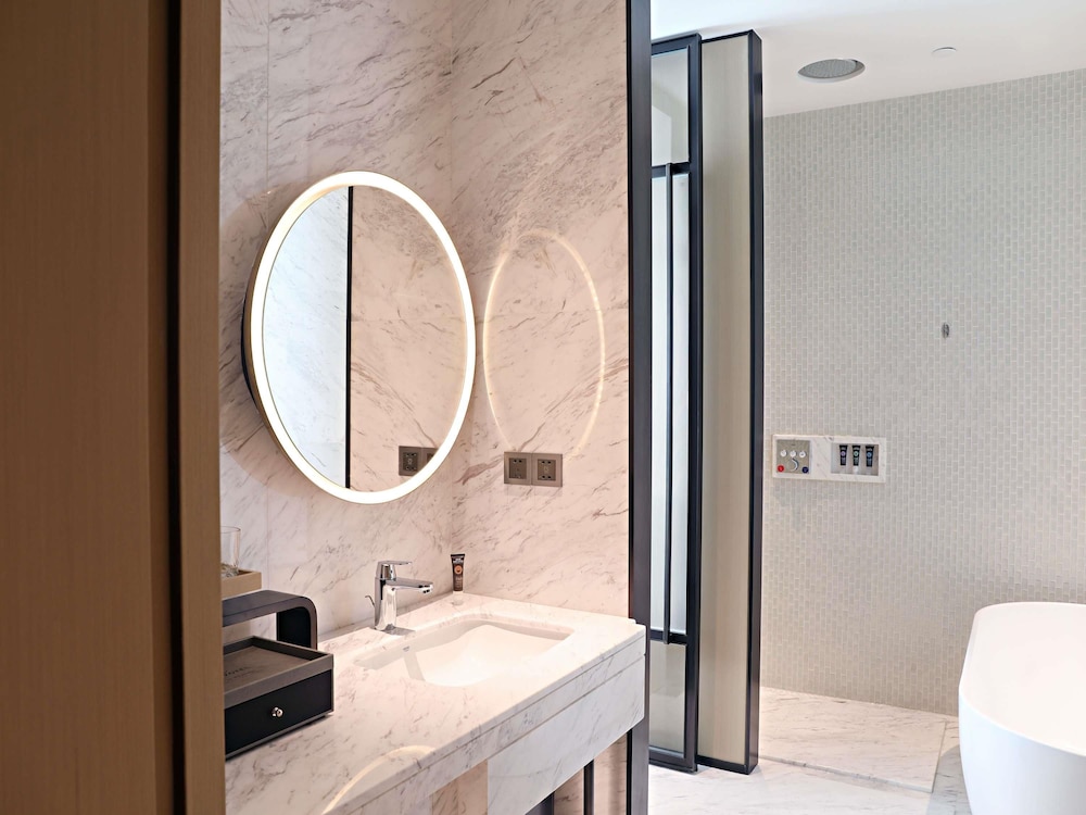 Novotel Shanghai Wanyuan 50/50