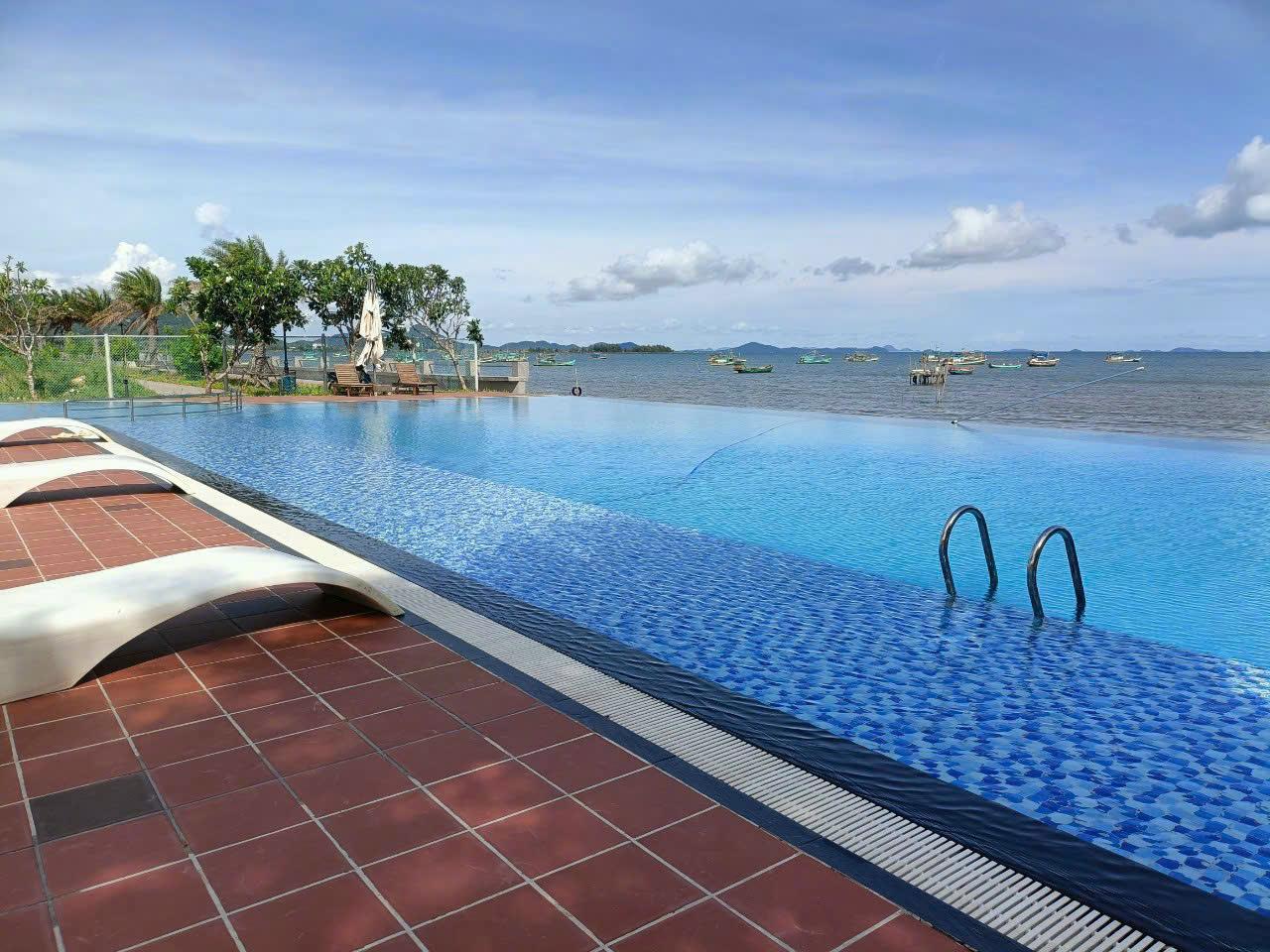 Ha Tien Sea View Hotel 11/20