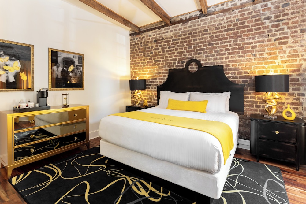 Enclave, King Bed