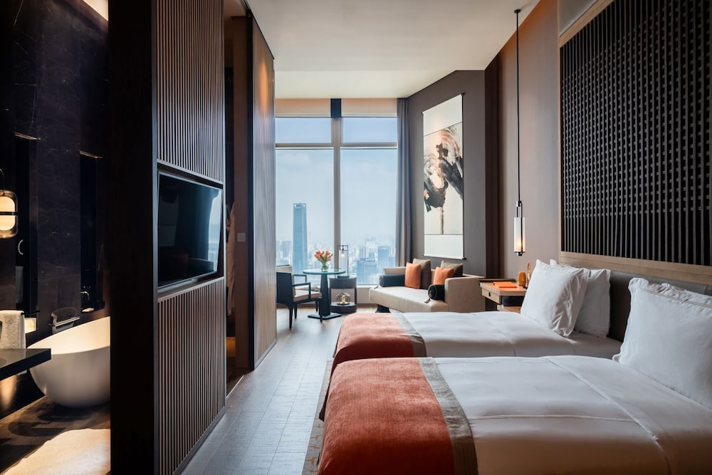 Jumeirah Guangzhou Hotel 24/75