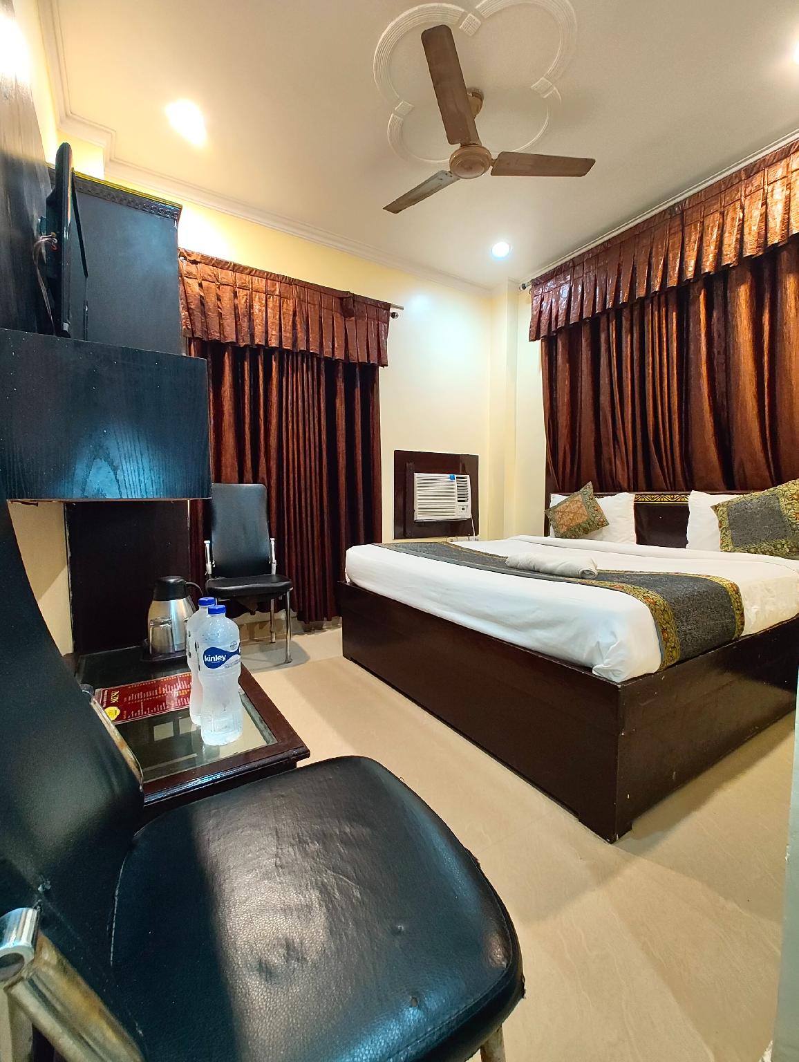 Oyo 2065 Hotel Ashoka Grand 13/34