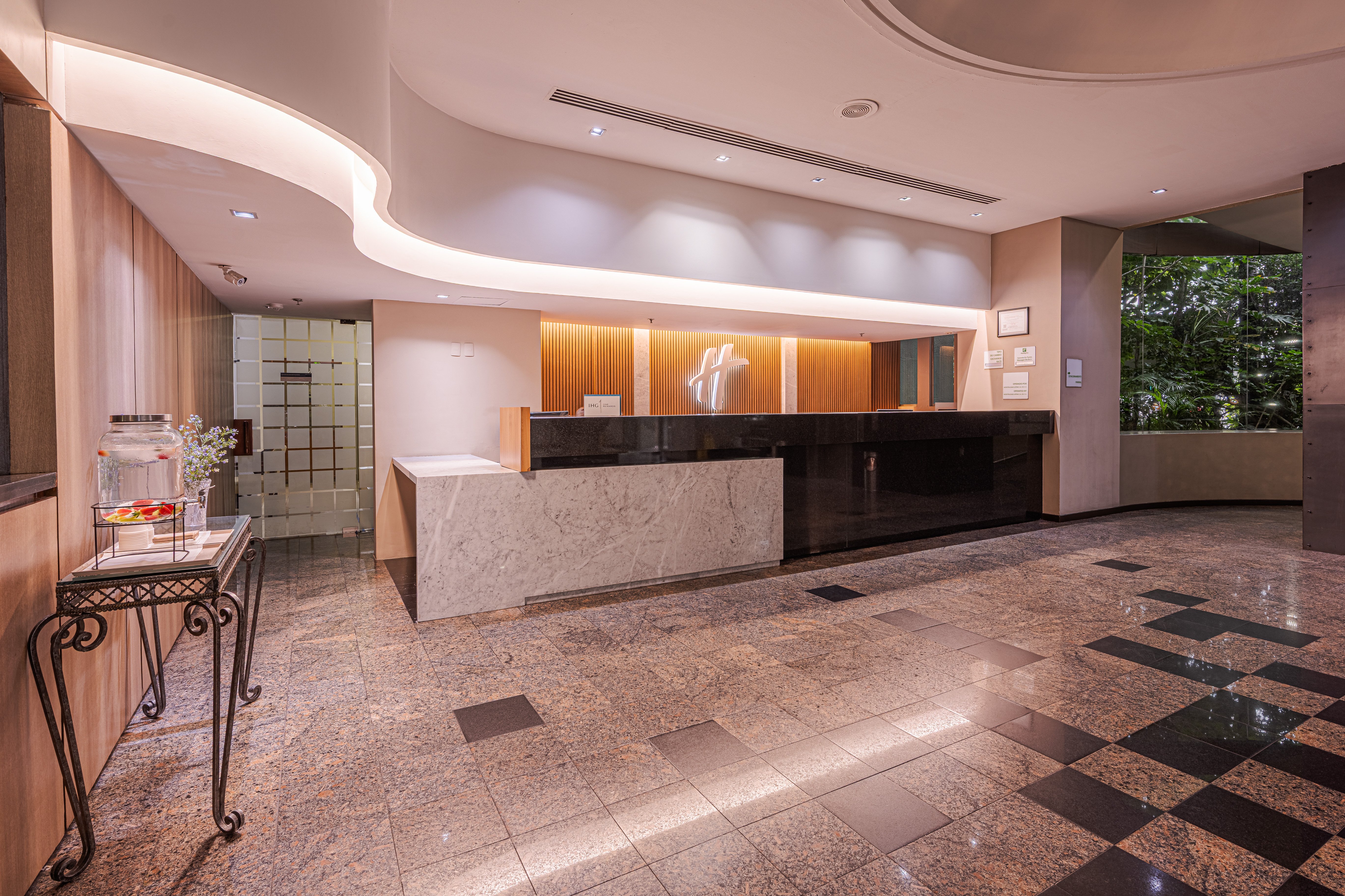 HOLIDAY INN SELECT GUADALAJARA 12/72