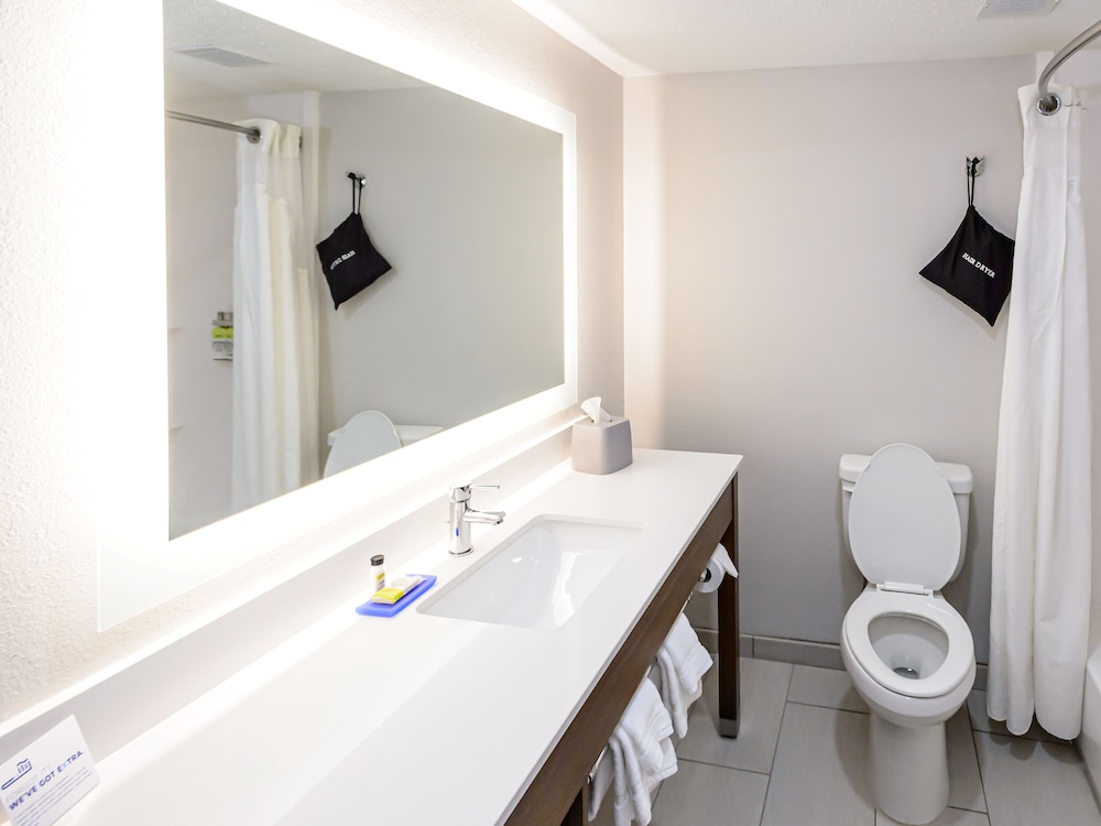 Holiday Inn Express Hillsborough Durham Area, an IHG Hotel 18/47