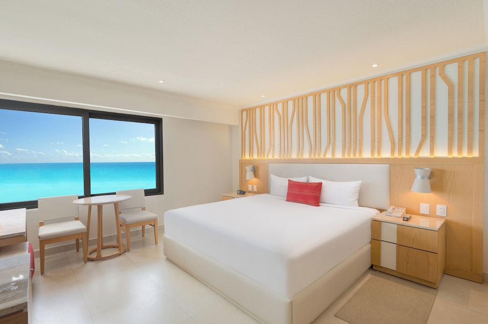 ROOM, OCEAN VIEW