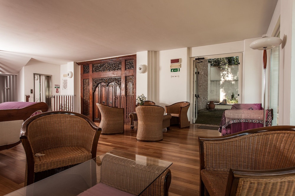 FINIS AFRICAE COUNTRY HOUSE 33/56