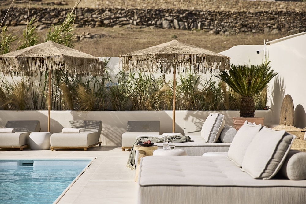 Sharm Hotel Mykonos 71/100