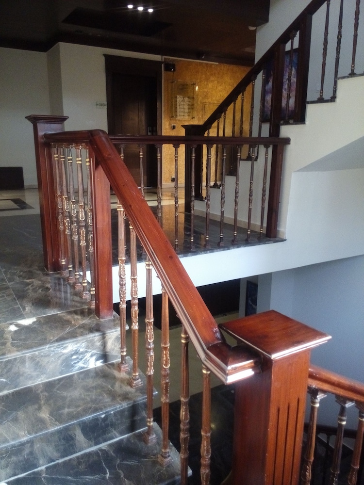 S Chalet Islamabad 48/60
