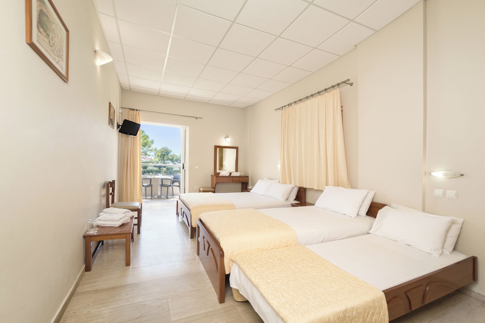 Kalamaki Beach Hotel 15/50