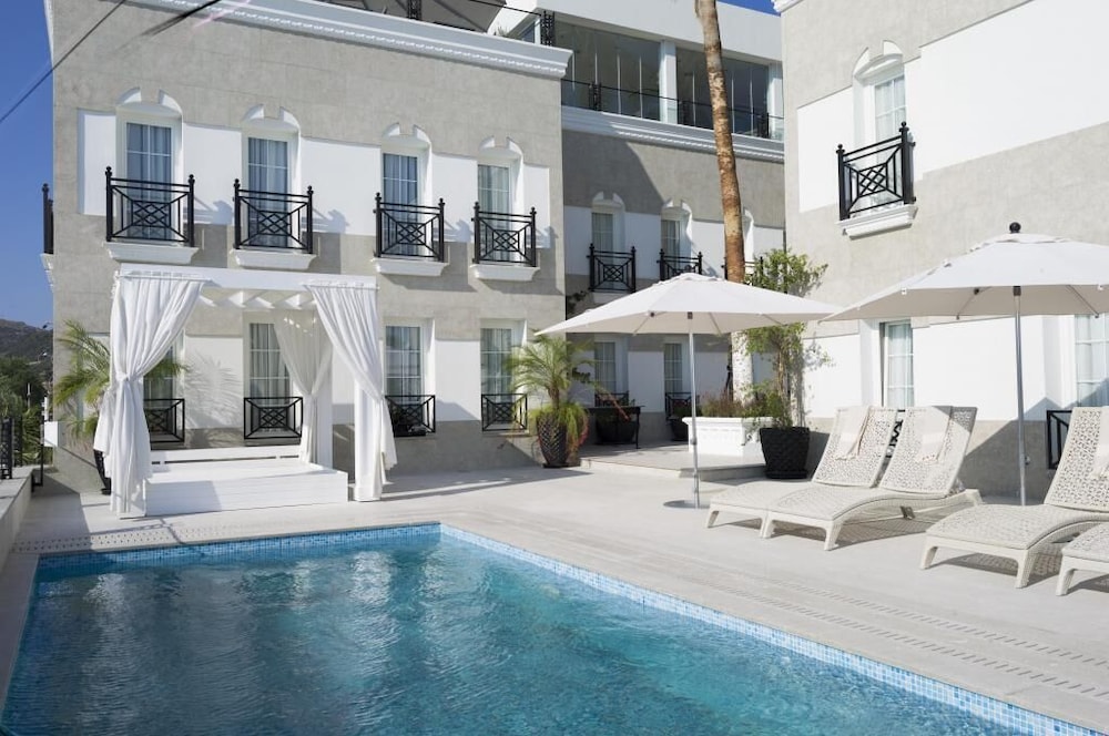 Ena Boutique Hotel 47/50