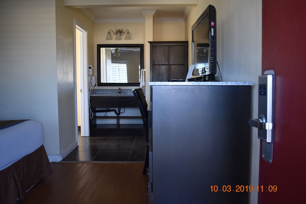 Rockview Inn And Suites 9/54