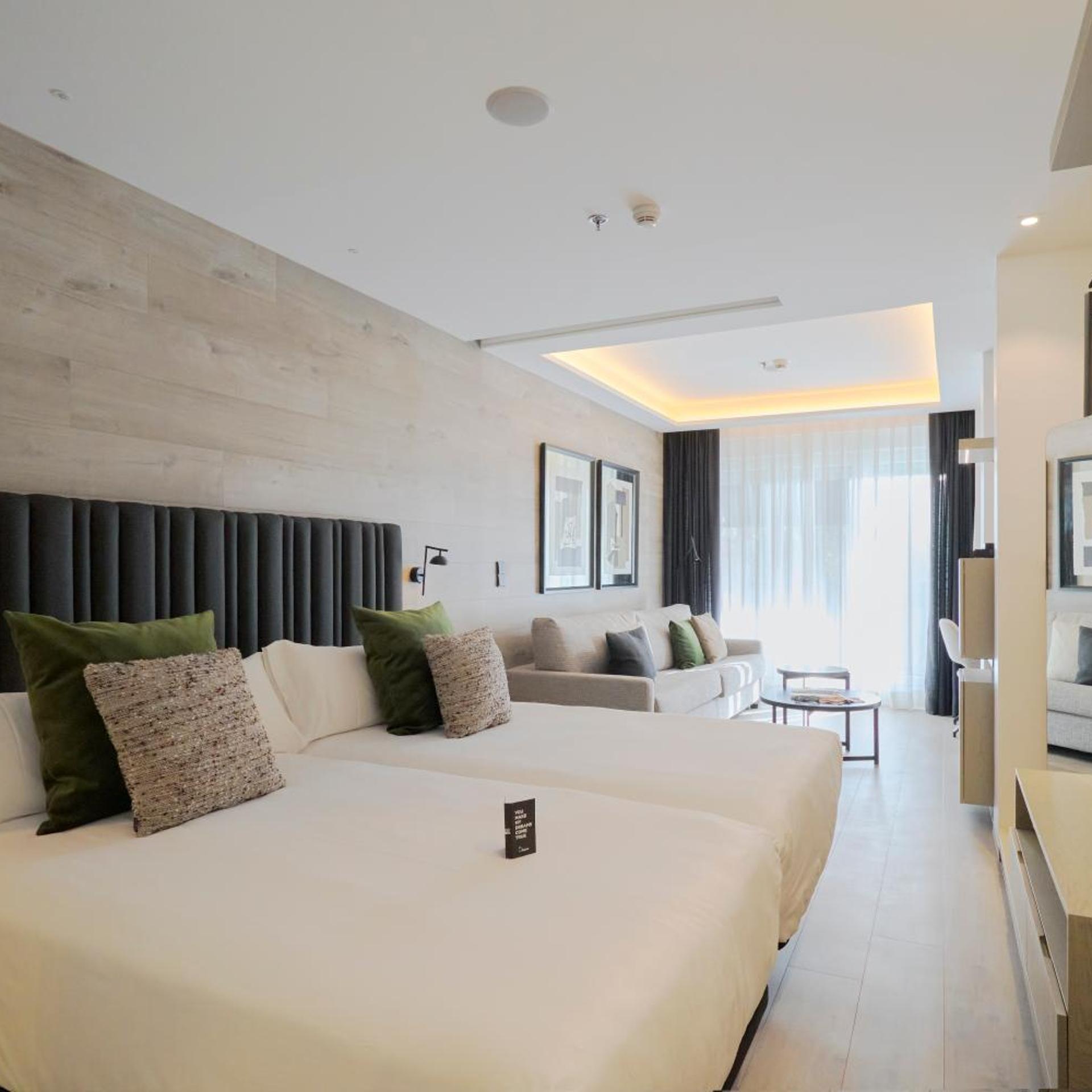 2 Bedrooms, Suite