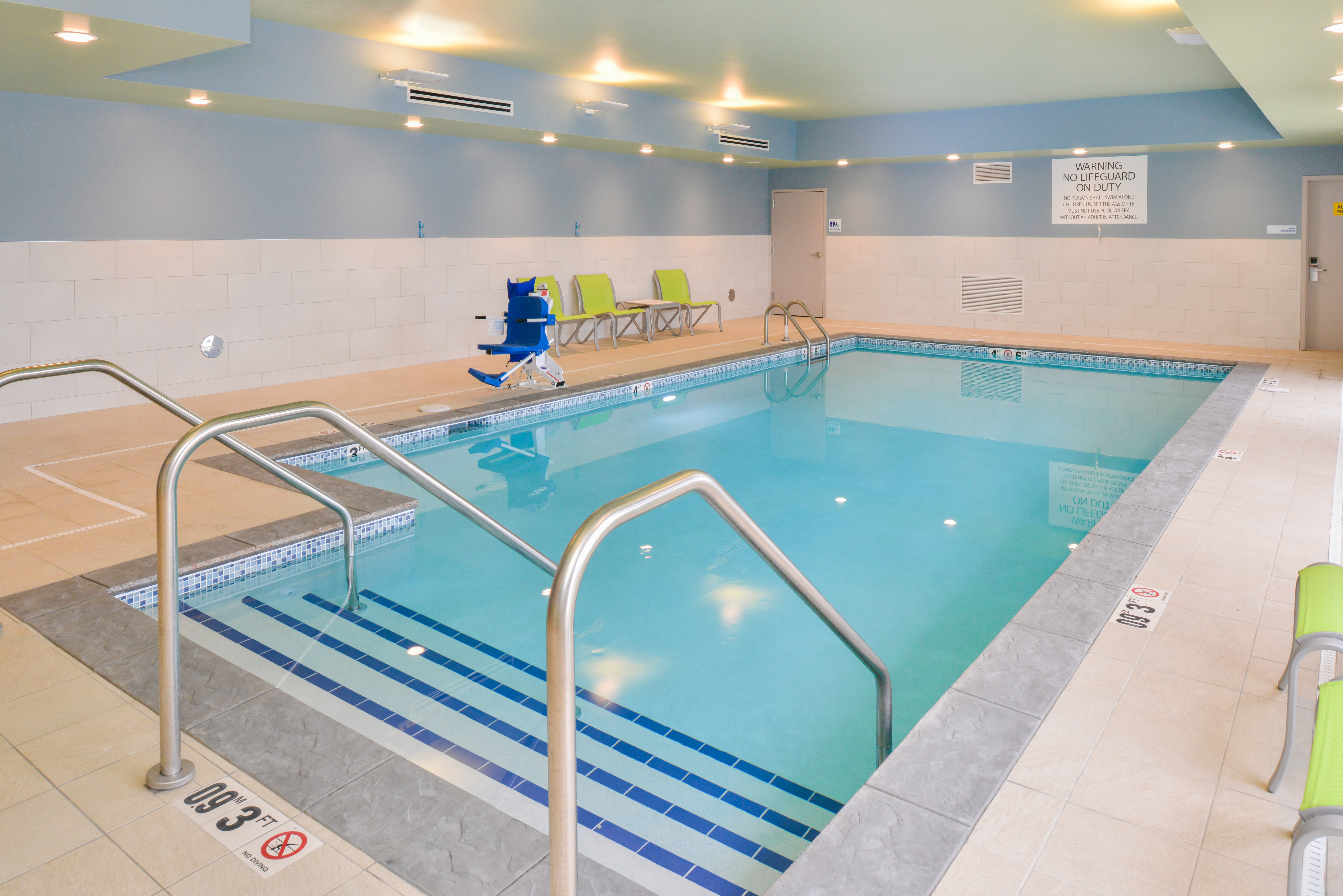 Holiday Inn Express Suites Chadron 32/76