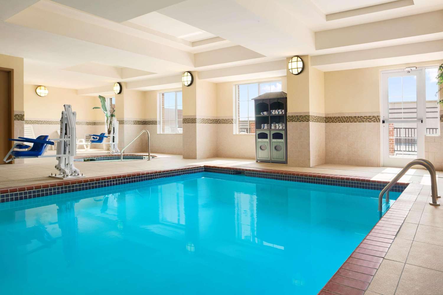 Country Inn & Suites by Radisson, Conway, AR 18/36