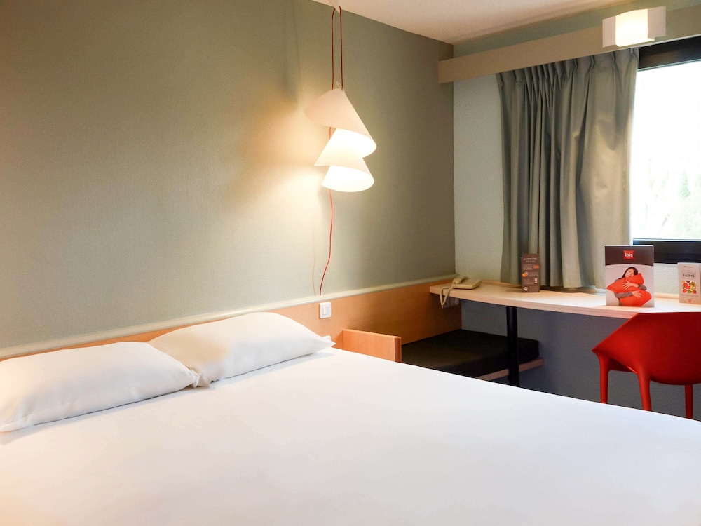 Ibis Nevers 24/63
