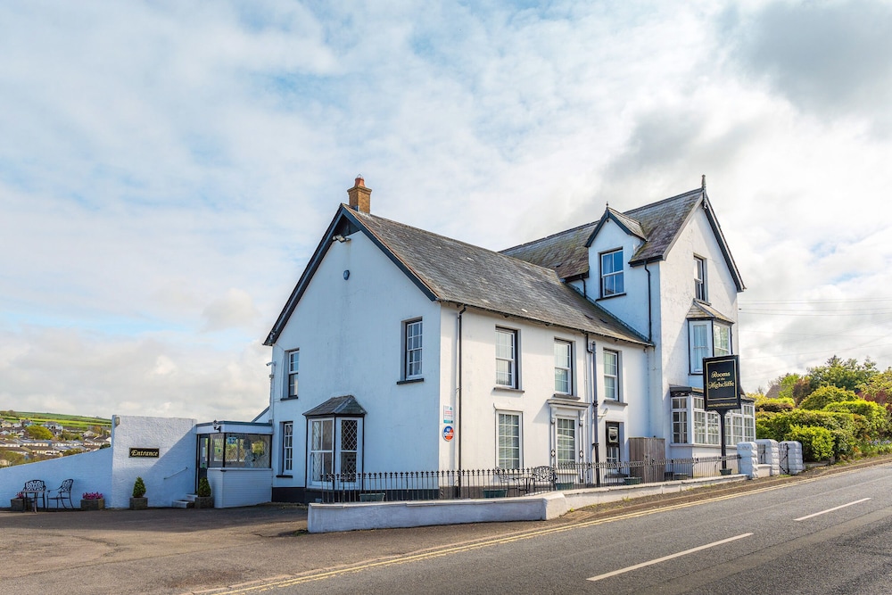 Highcliffe Hotel 1/48