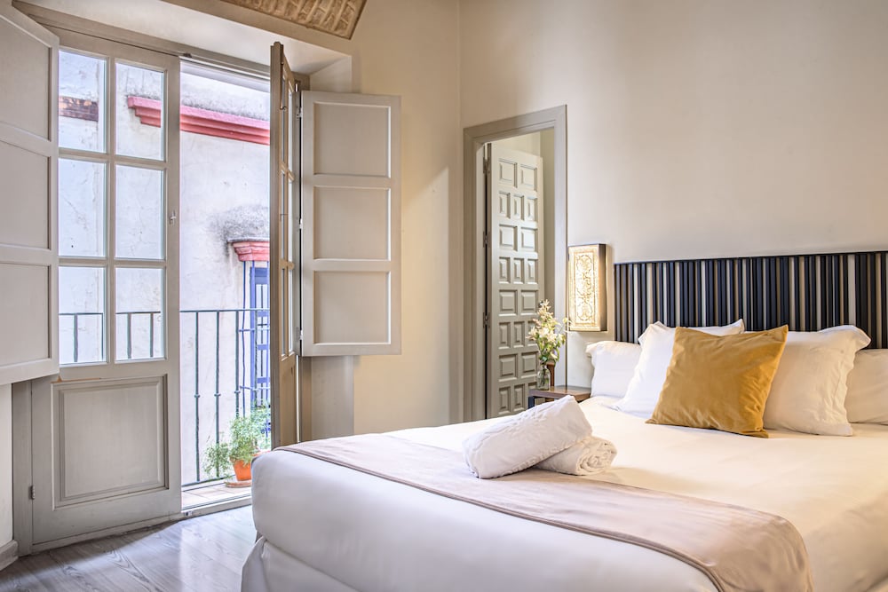 ROOM, DOUBLE BED, BALCONY