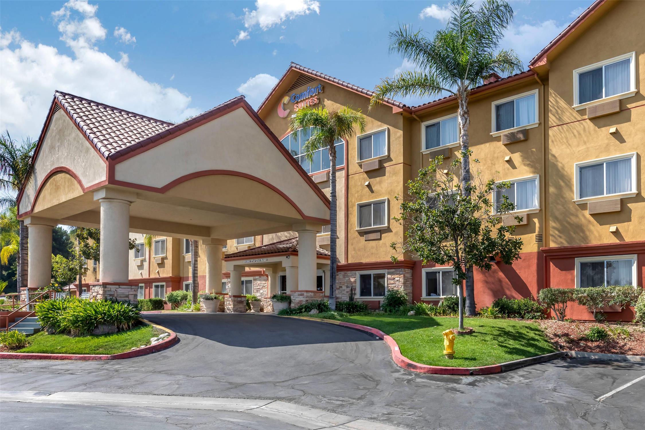 Comfort Suites Near Six Flags Magic Mountain 2/30