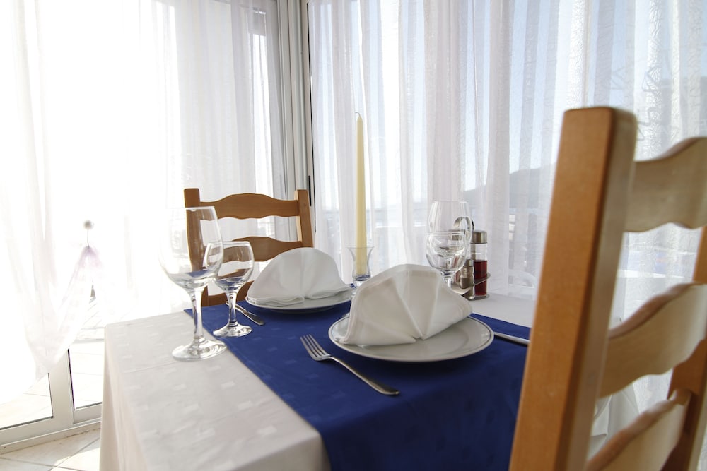 Beach Hotel Croatia 50/50