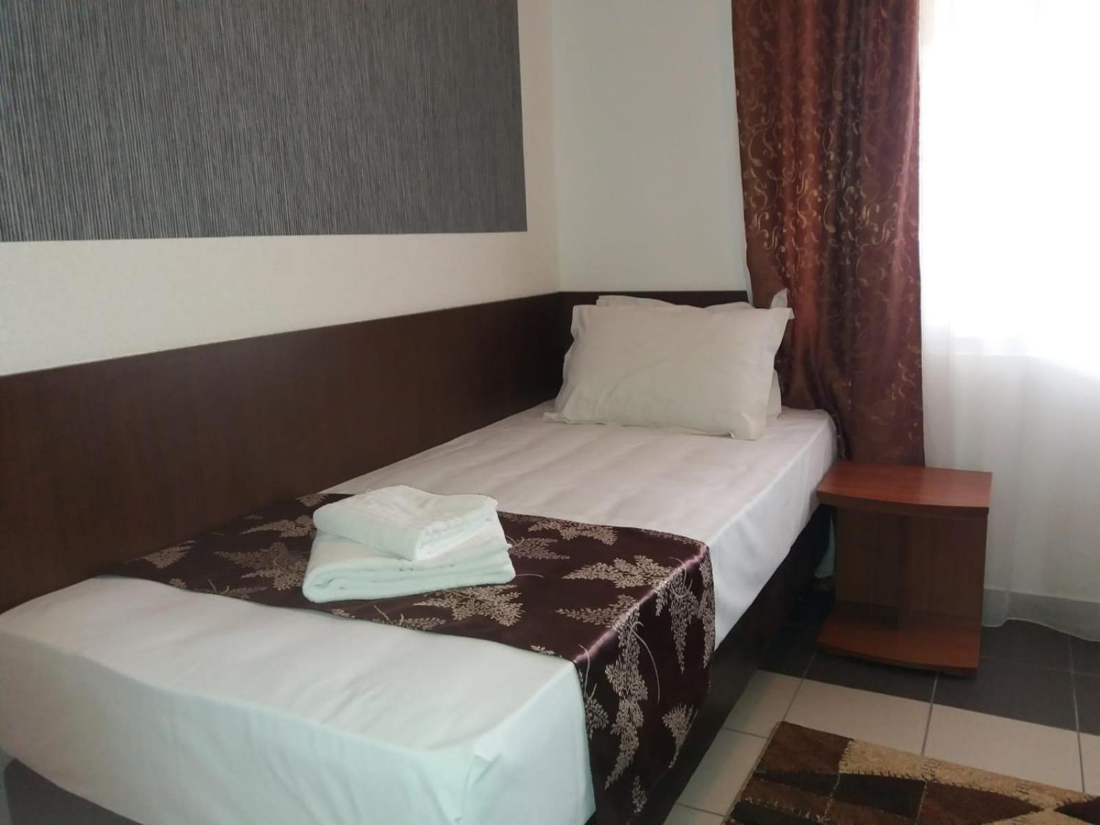Room, Single