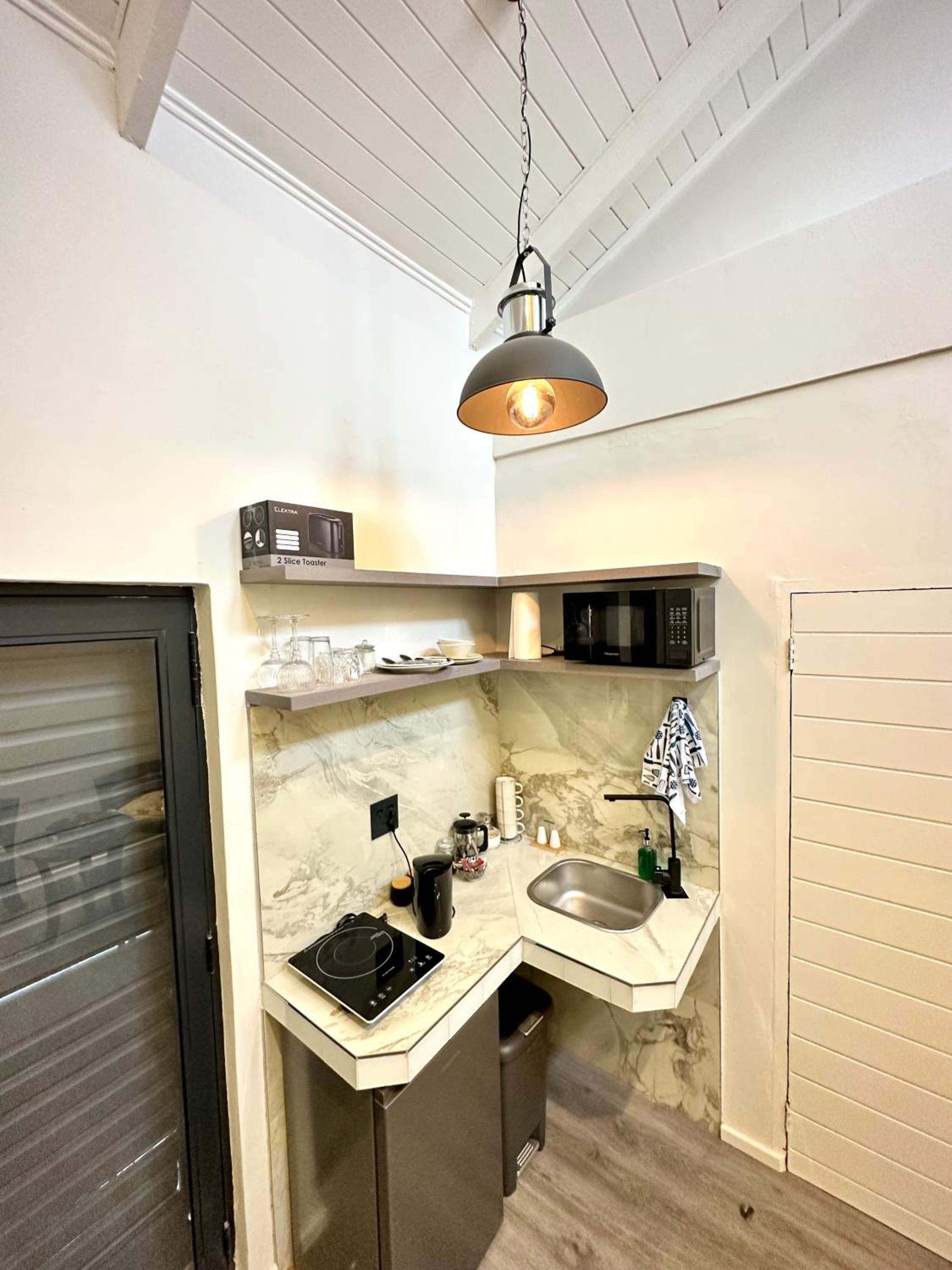Spacube Luxury Suites and Spa 2/19