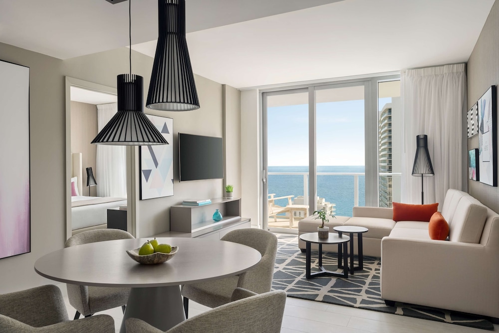 Hyde Beach House 40/63