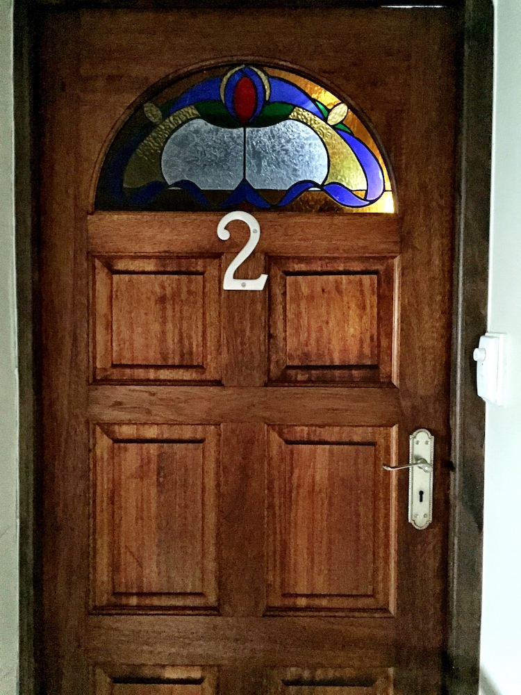 MacGregors Guest House 5/62