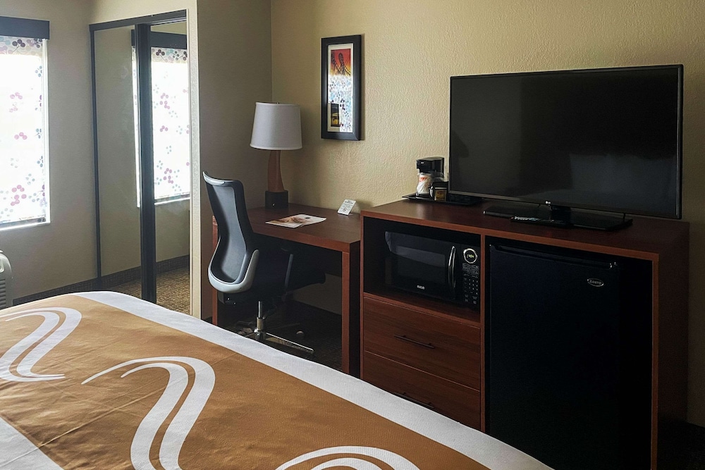 Quality Inn Placentia Anaheim Fullerton 44/50