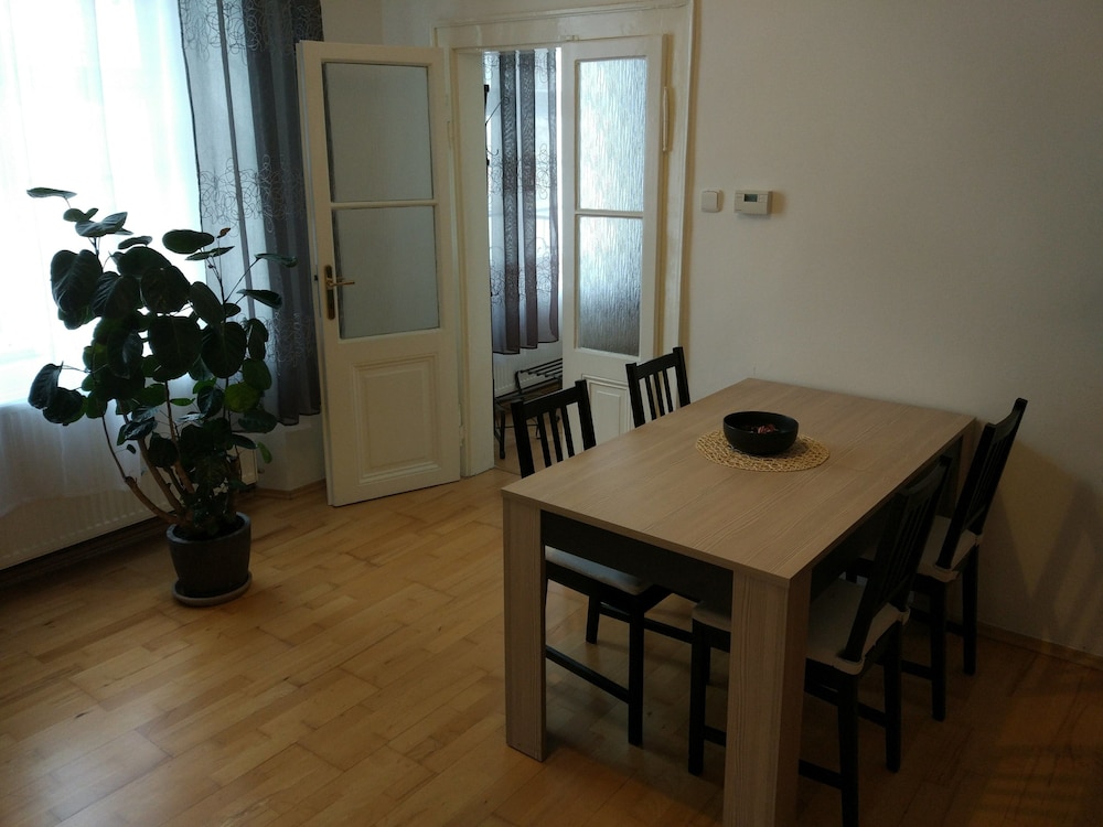 Apartments Tynska 7 33/50