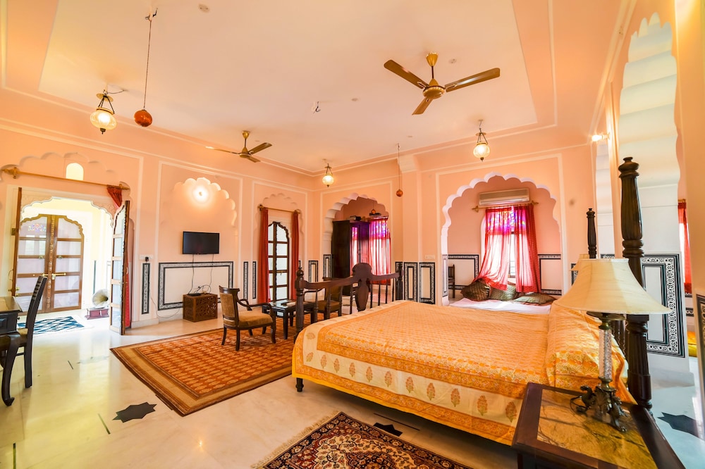 Hotel Saba Haveli 10/50