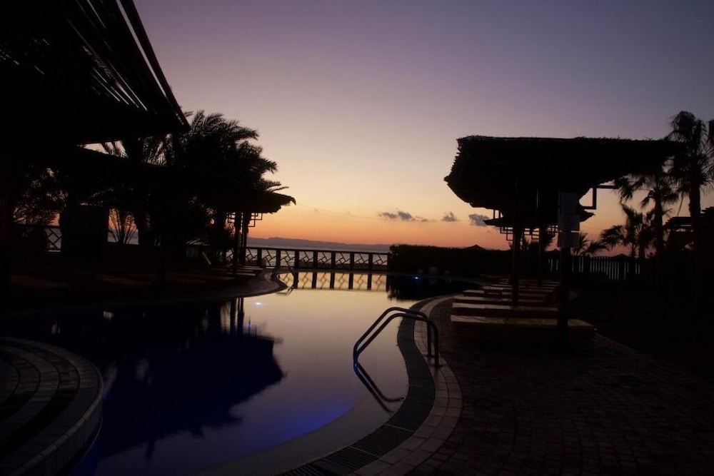 Nesima Resort 40/50