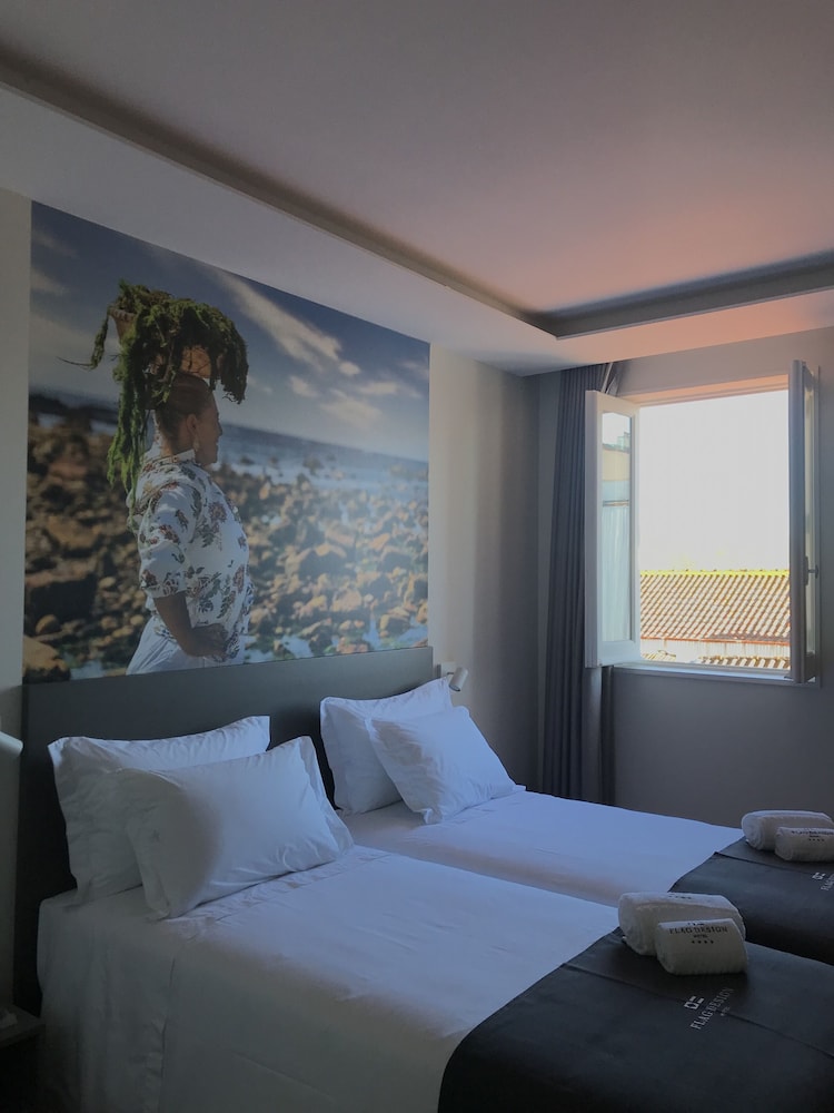 Flag Design Hotel 10/38