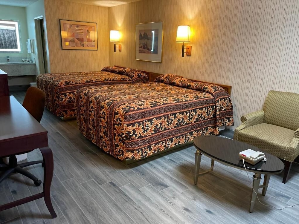 Regency Inn Norco 28/42