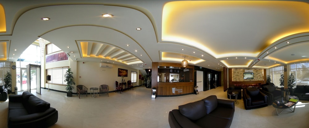Ream Hotel 3/50