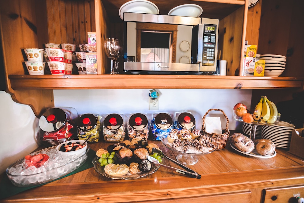 Roanoke Island Inn 35/50