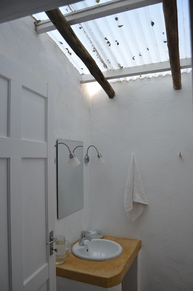 Ashbourne Country Escape 43/44