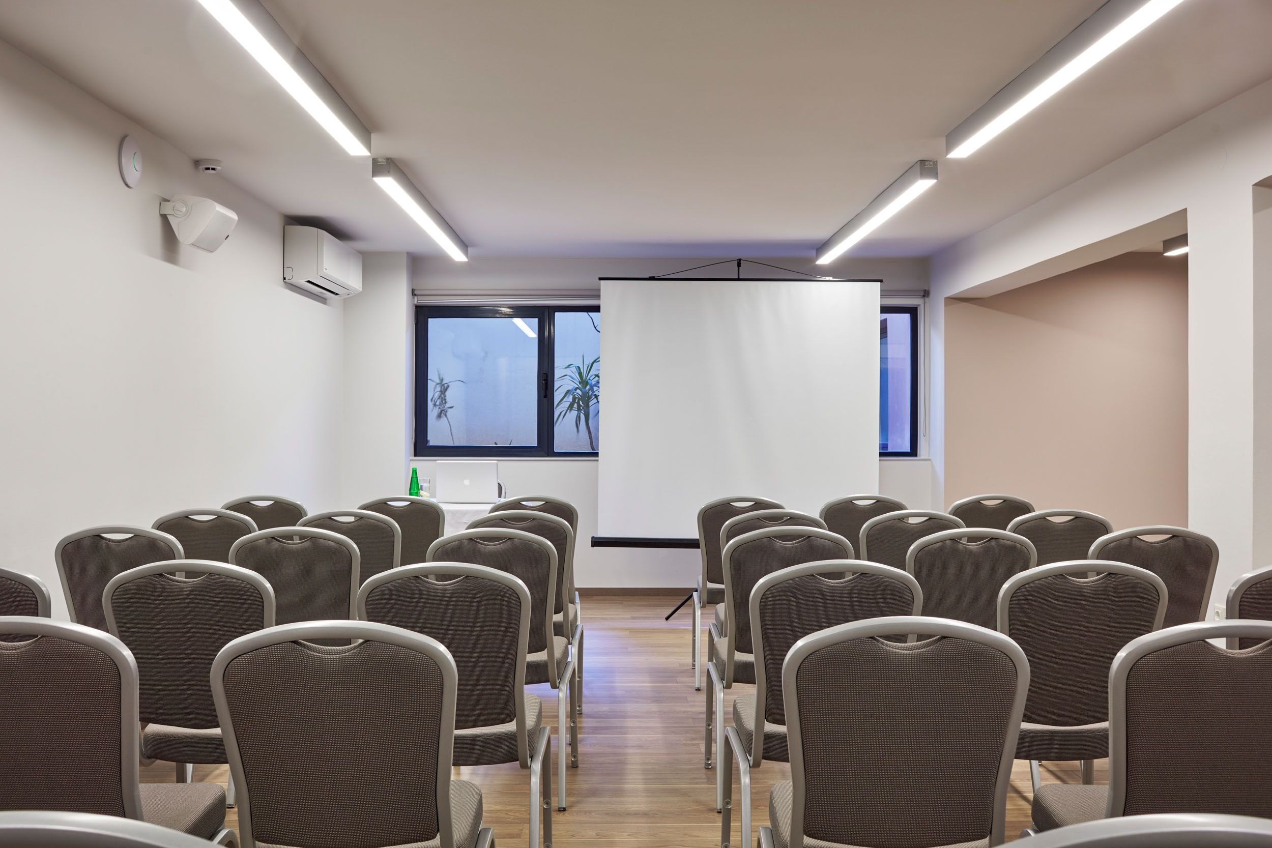 Avra City Boutique Hotel 43/43