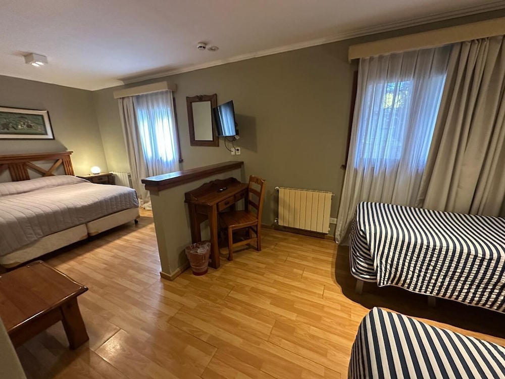 ROOM, TRIPLE