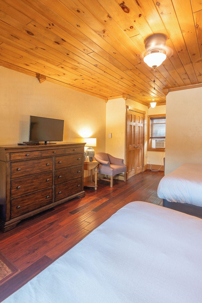 Ridgeway Inn 26/69